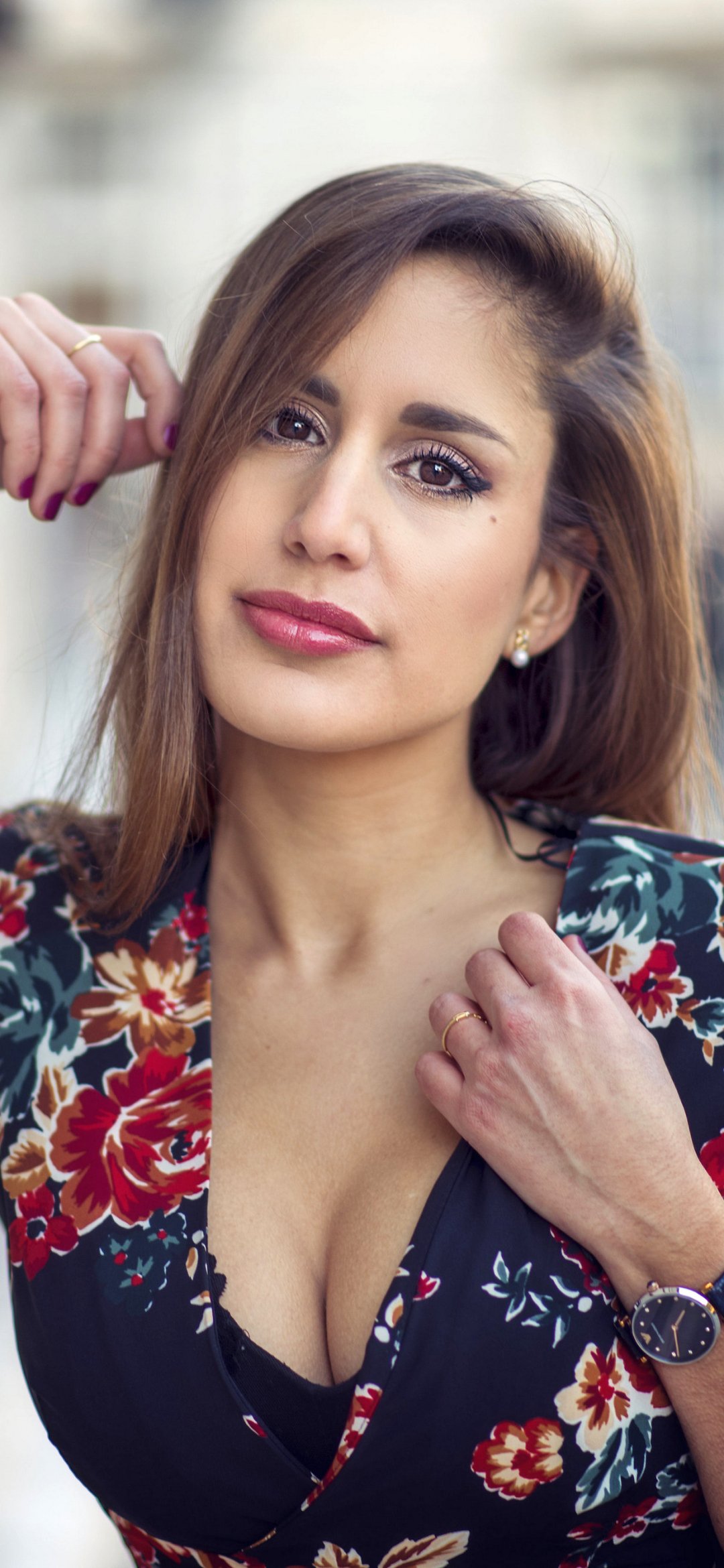 Download Woman Model Phone Wallpaper