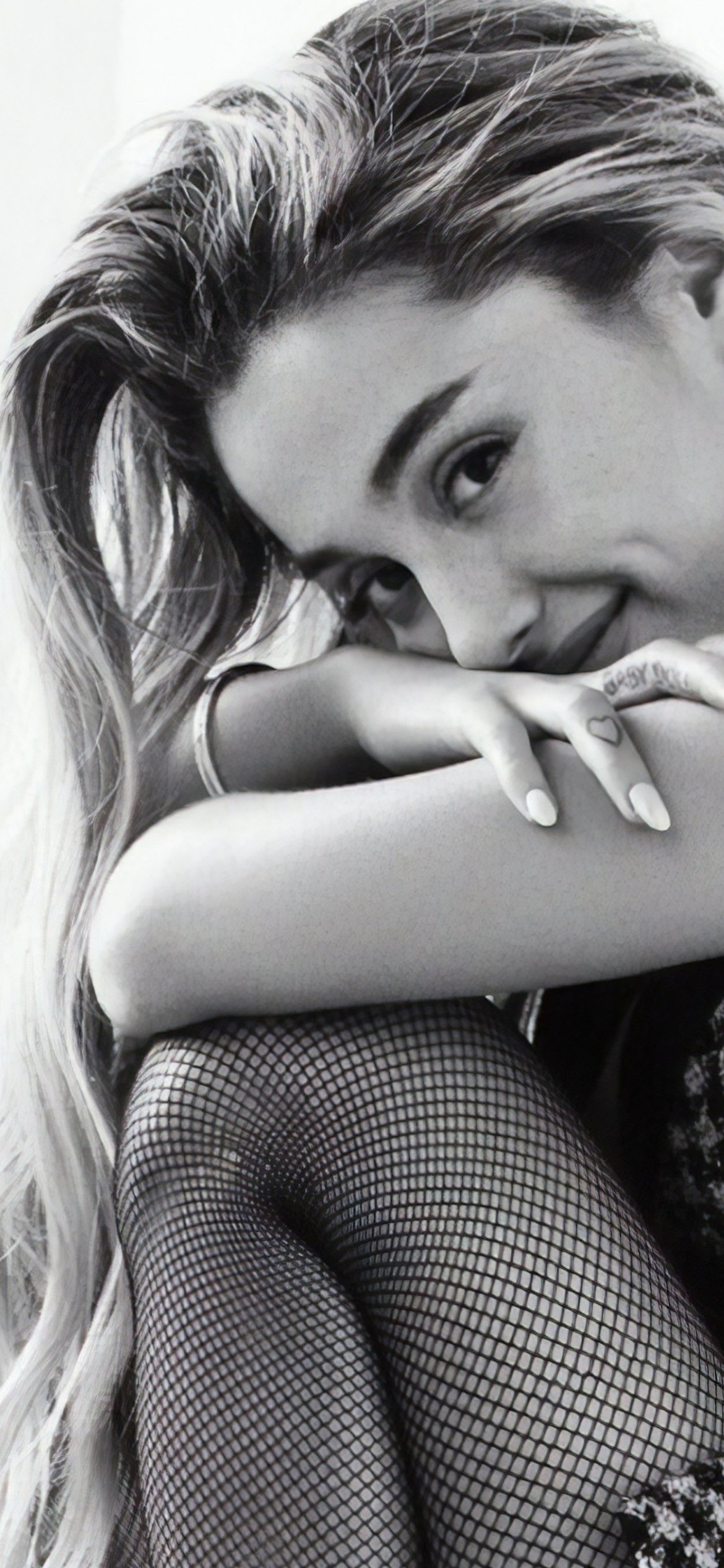 Download Celebrity Ariana Grande Phone Wallpaper