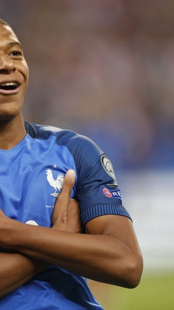 Kylian Mbappé Sports Phone Wallpaper