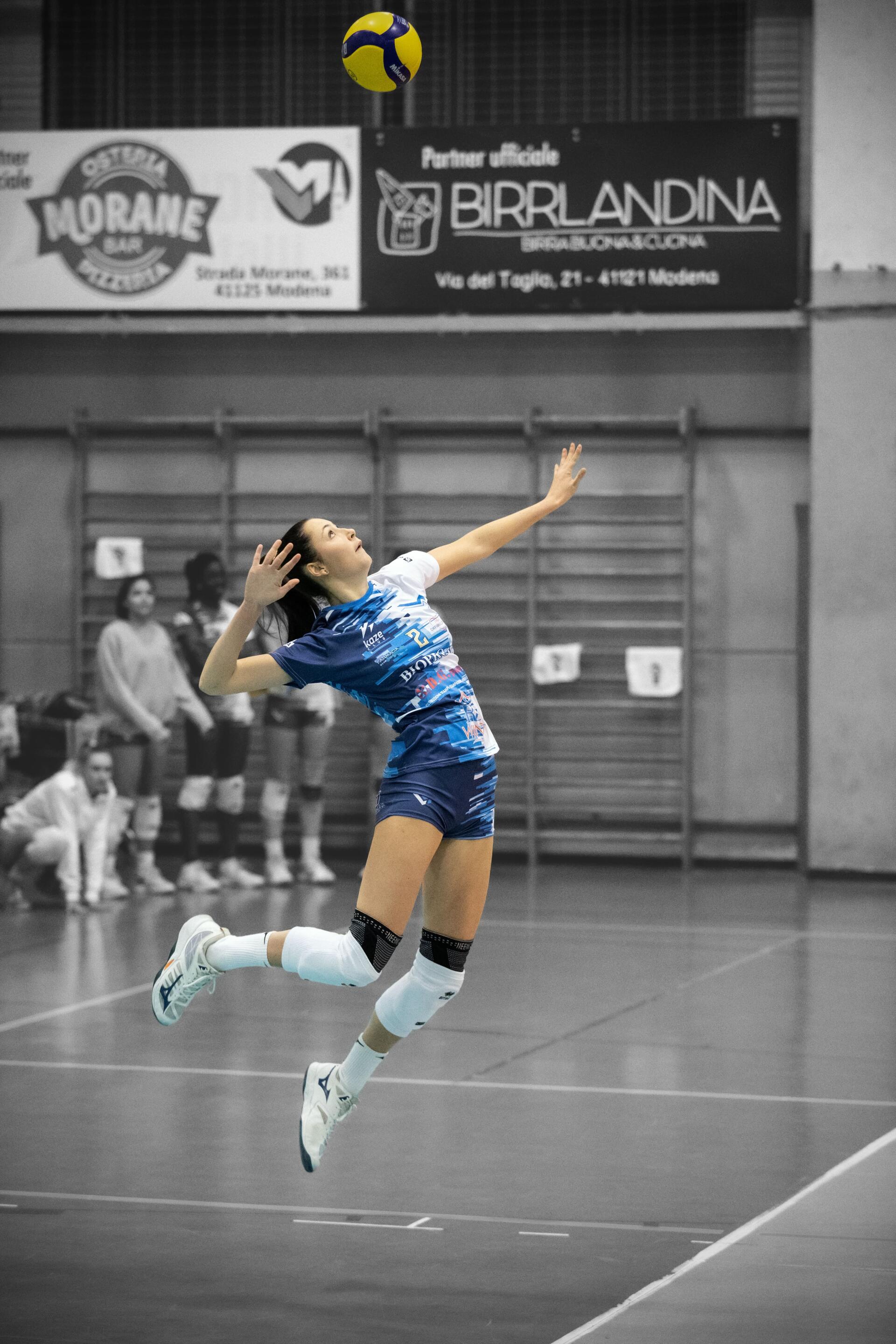 Download Sports Volleyball Phone Wallpaper