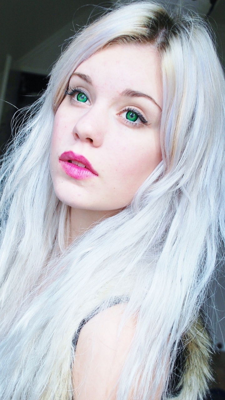 Girl With White Hair | Galhairs
