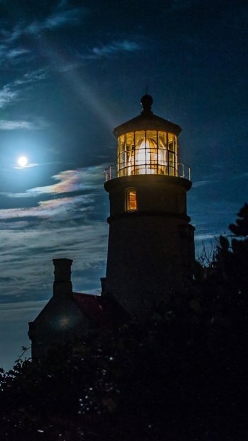 man made lighthouse Phone Wallpaper