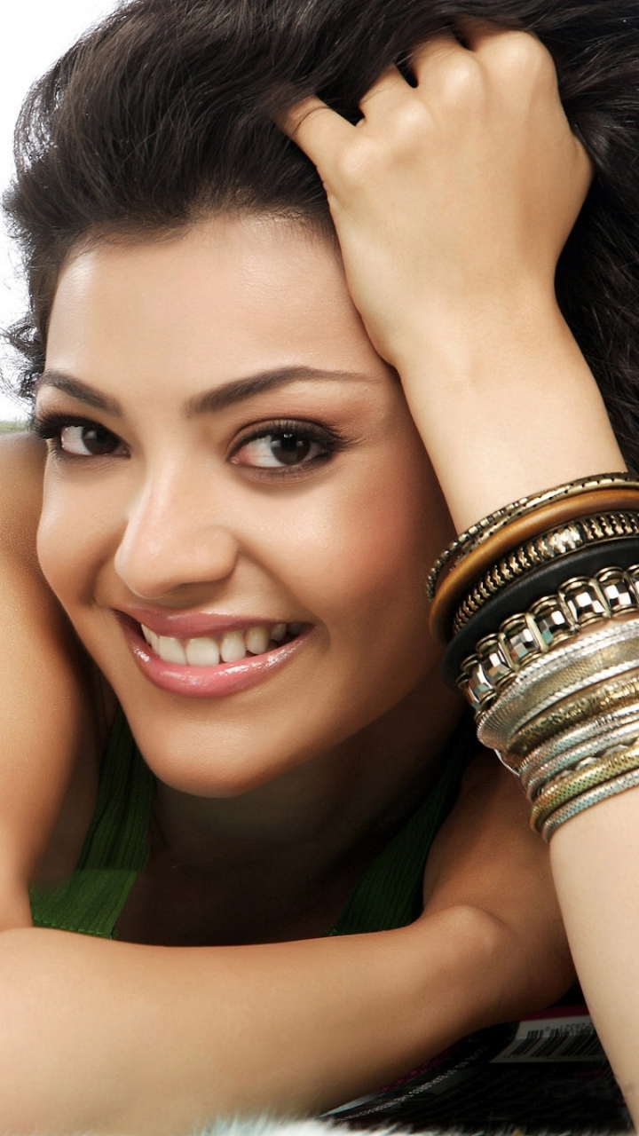 Download Celebrity Kajal Aggarwal Phone Wallpaper - Mobile Abyss