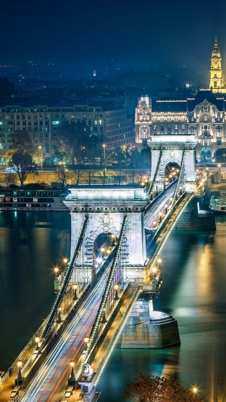 Chain Bridge - Budapest - Hungary