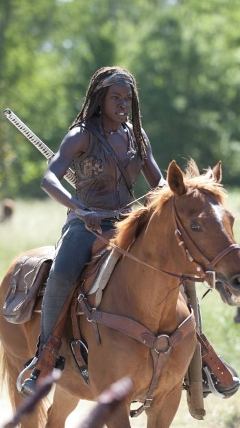 Michonne (The Walking Dead) Danai Gurira TV Show The Walking Dead Phone Wallpaper