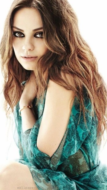 Celebrity Mila Kunis Phone Wallpaper