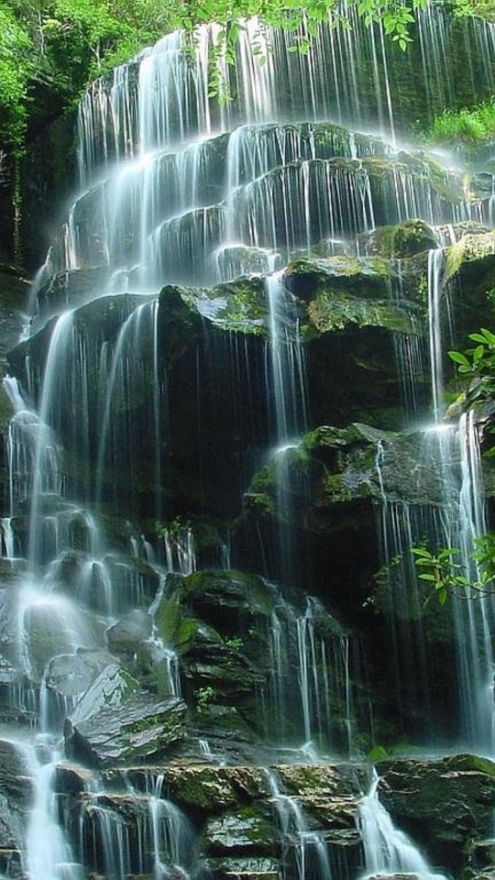 Закачать ее на телефон. Красивые водопады. Живая природа водопады. Водопад картинки. Маленький водопад.