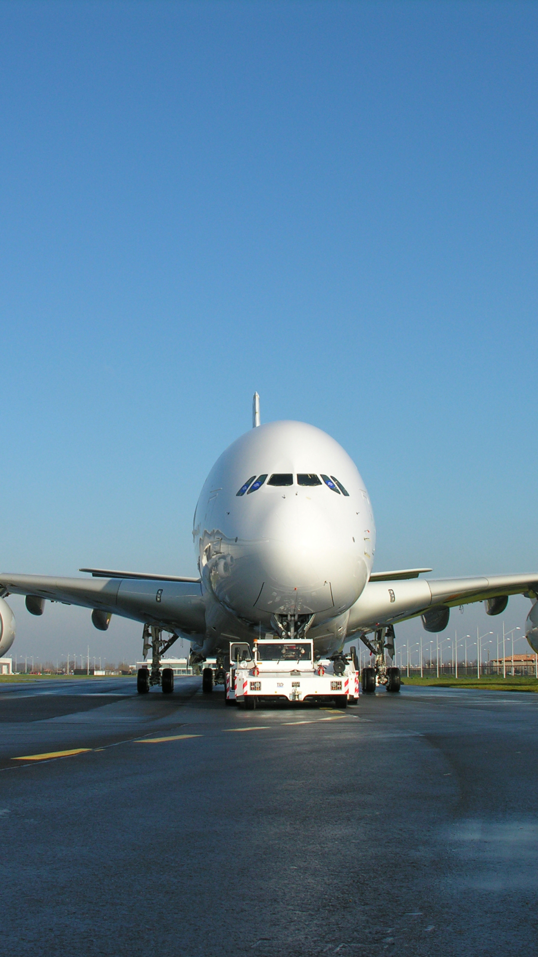 Airbus A380, the world's largest passenger plane