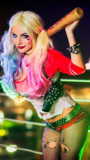  Harley Quinn Cosplay