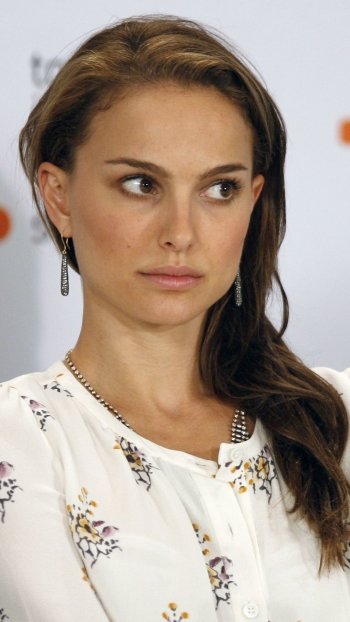Celebrity Natalie Portman Phone Wallpaper