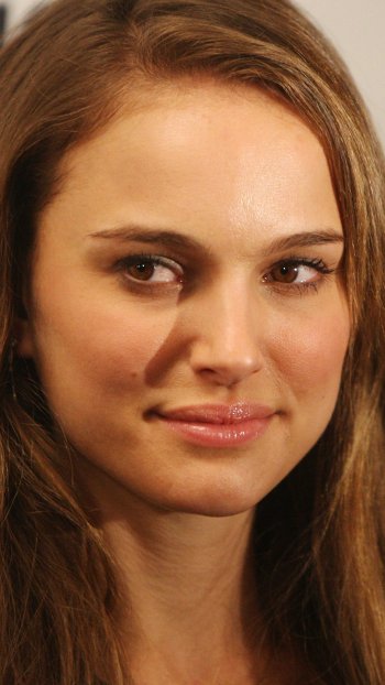 Celebrity Natalie Portman Phone Wallpaper