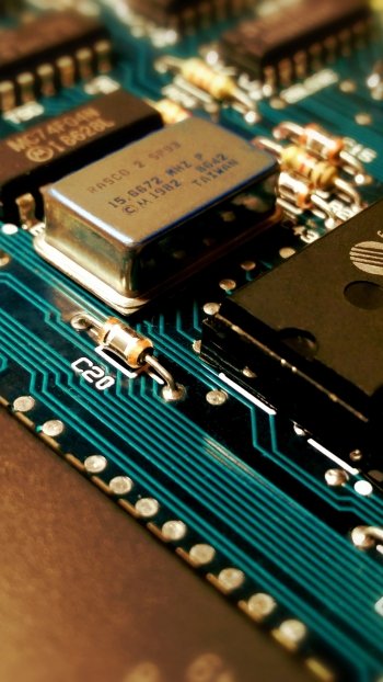  Original Macintosh 1986 Motherboard Close Up