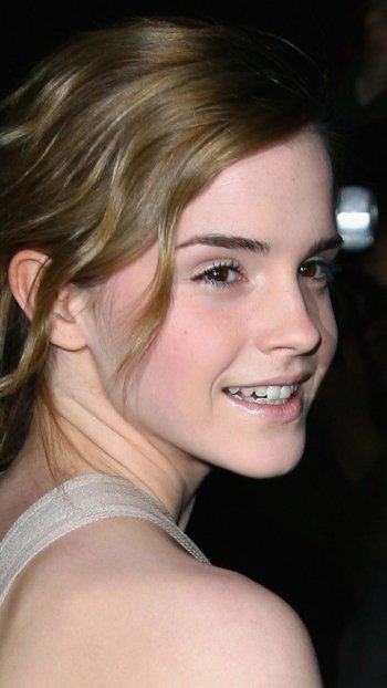 Celebrity Emma Watson Phone Wallpaper