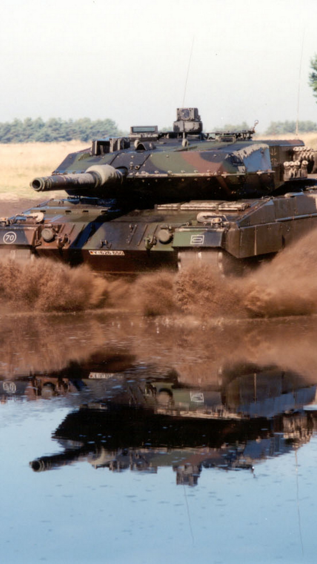 Download Reflection Tank Military Leopard 2 Phone Wallpaper - Mobile Abyss