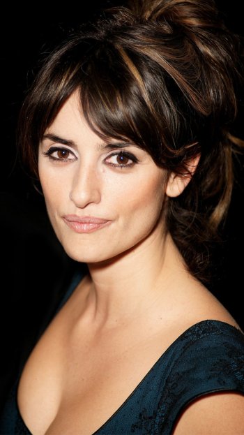 Celebrity Penelope Cruz Phone Wallpaper
