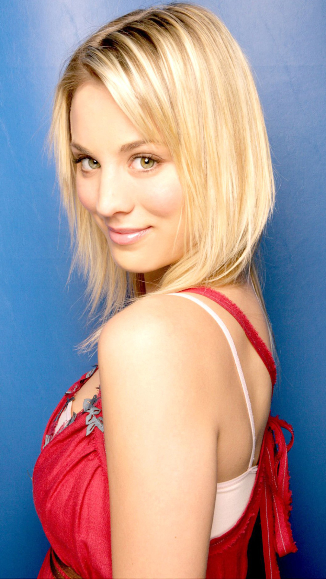 New Kaley Cuoco Wallpaper