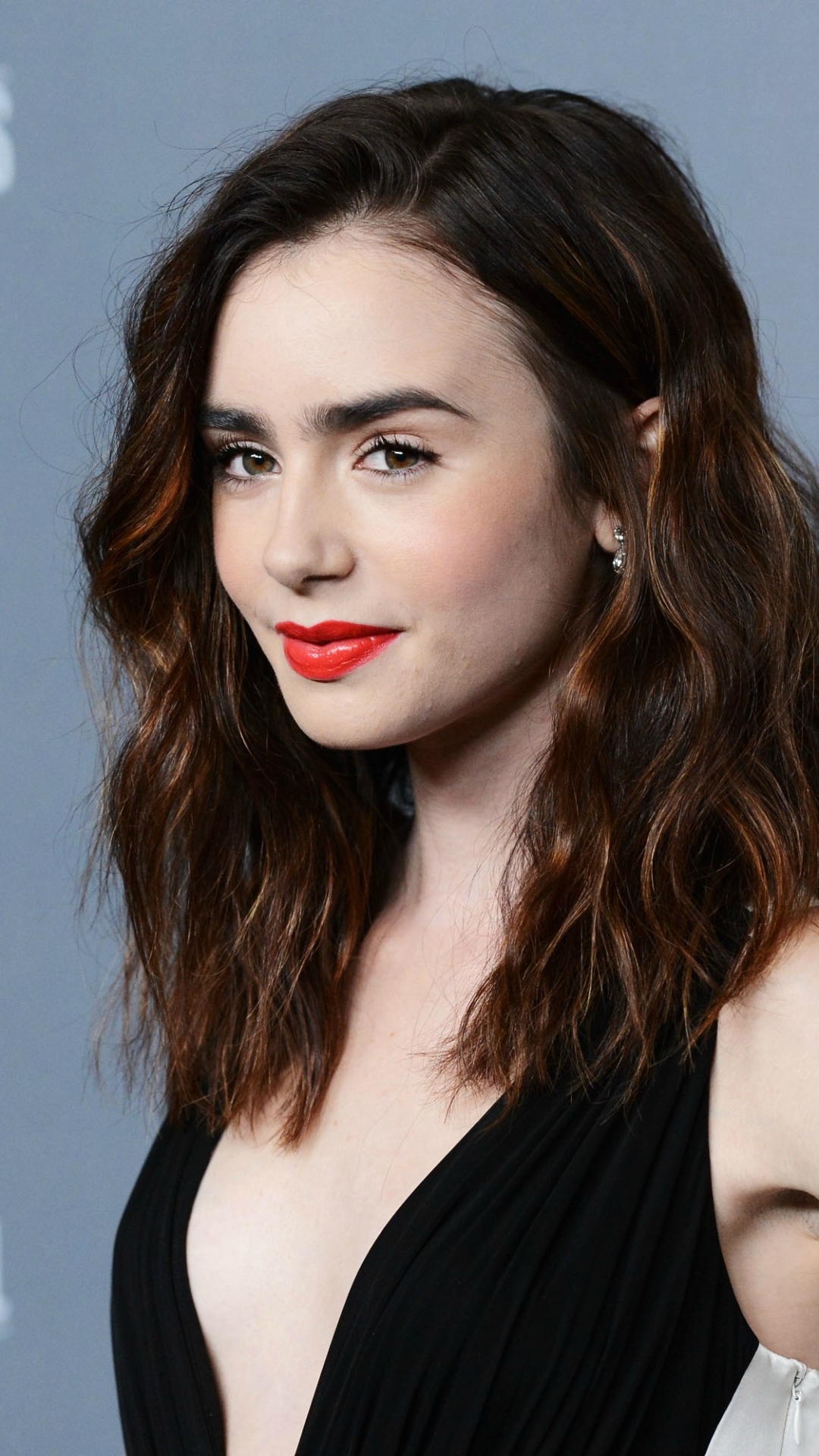 lily collins wallpaper iphone