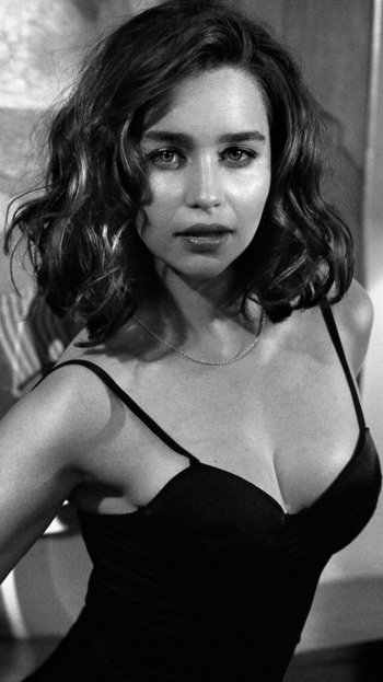 Black & White actress English Celebrity Emilia Clarke Phone Wallpaper