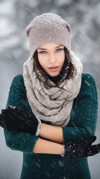 hat scarf snowfall model woman Angelina Petrova Phone Wallpaper