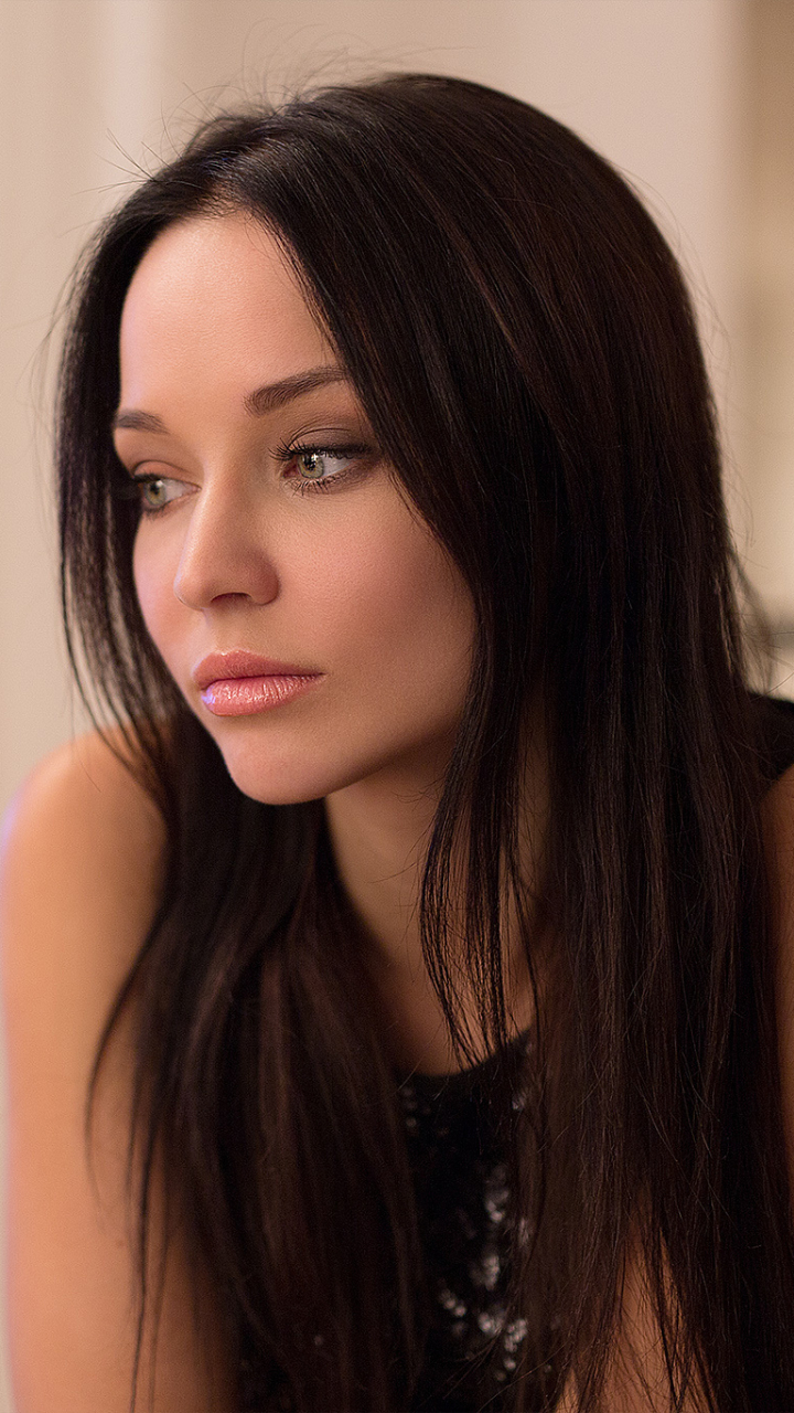 Angelina Petrova Phone Wallpaper by Guenter Stoehr - Mobile Abyss