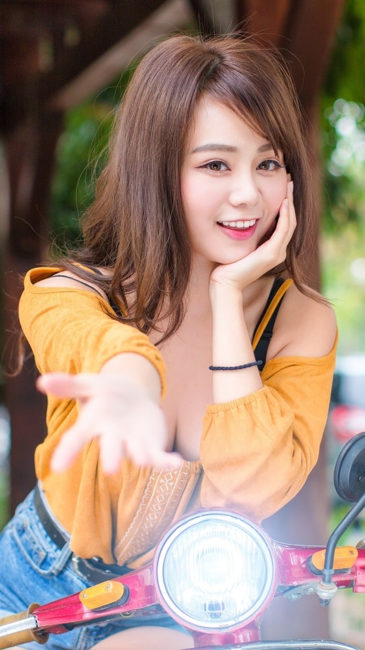 Download Brown Eyes Depth Of Field Brunette Smile Model Woman Asian Phone Wallpaper
