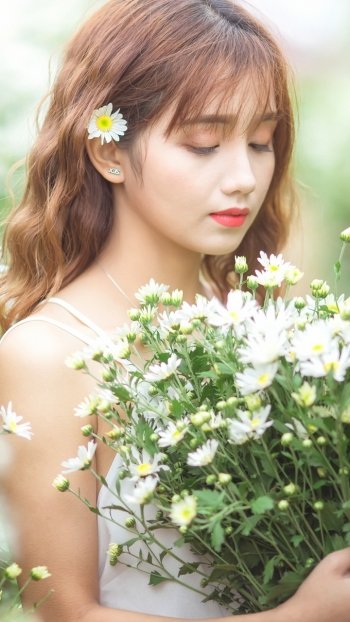 depth of field summer mood white flower brunette model woman asian Phone Wallpaper