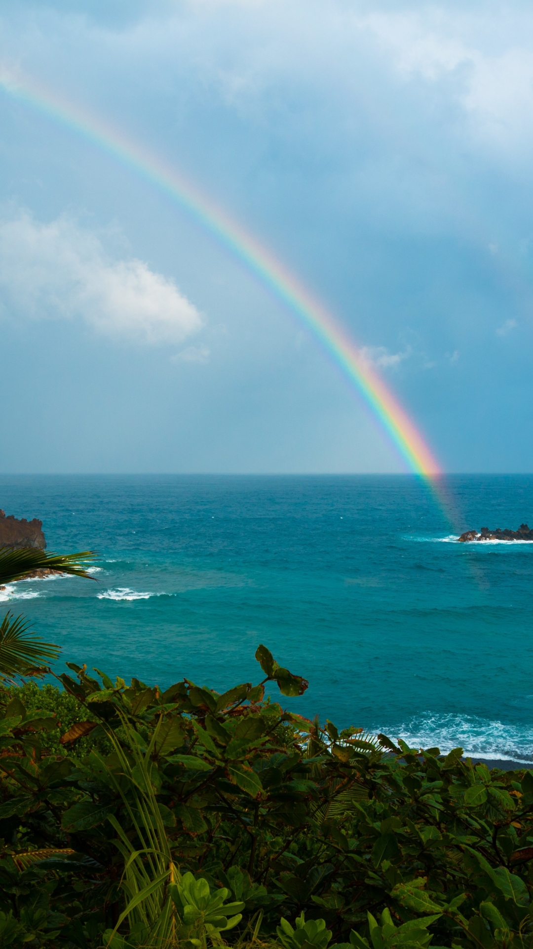 Rainbow over Maui, Hawaii - Mobile Abyss