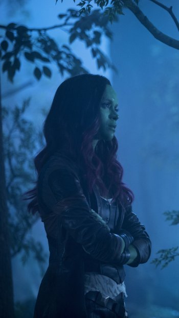 Chris Pratt Star Lord Gamora Zoe Saldana movie Guardians of the Galaxy Vol. 2 Phone Wallpaper