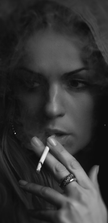  Smoking girl