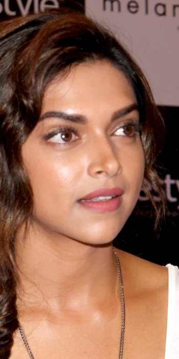 Celebrity Deepika Padukone Phone Wallpaper