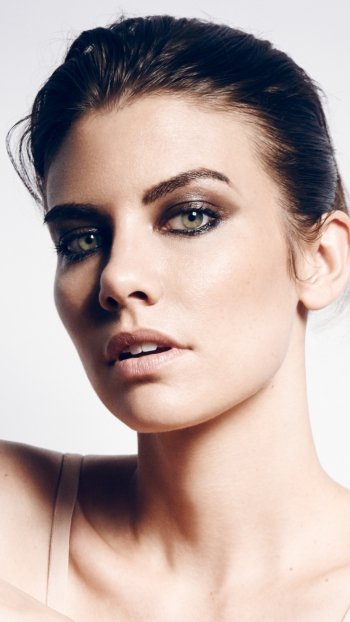 face green eyes brunette American actress Celebrity Lauren Cohan Phone Wallpaper