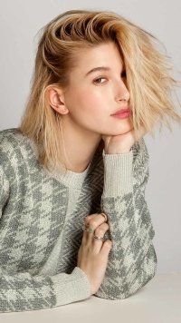 8 Hailey Baldwin Appleiphone 5 640x1136 Wallpapers