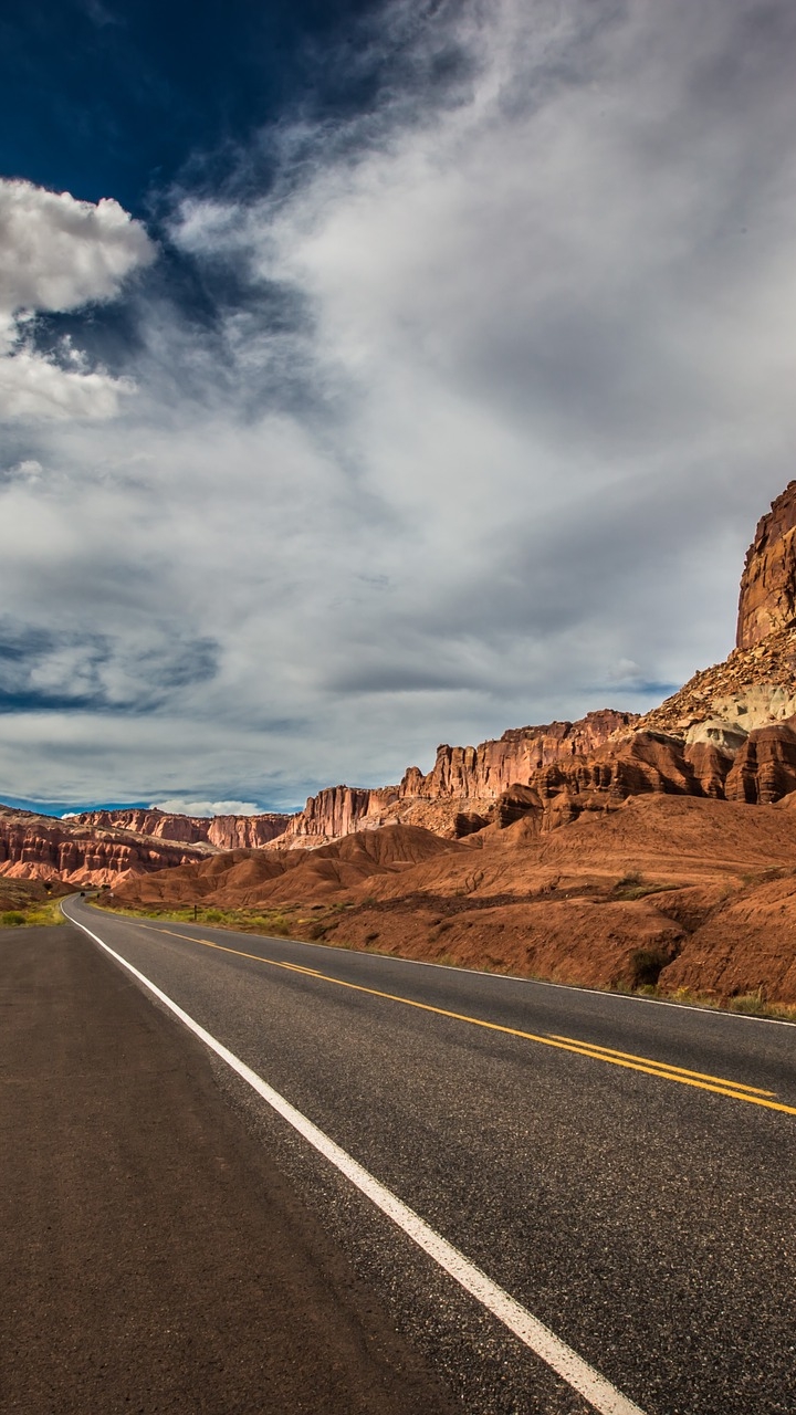 Desert road, USA