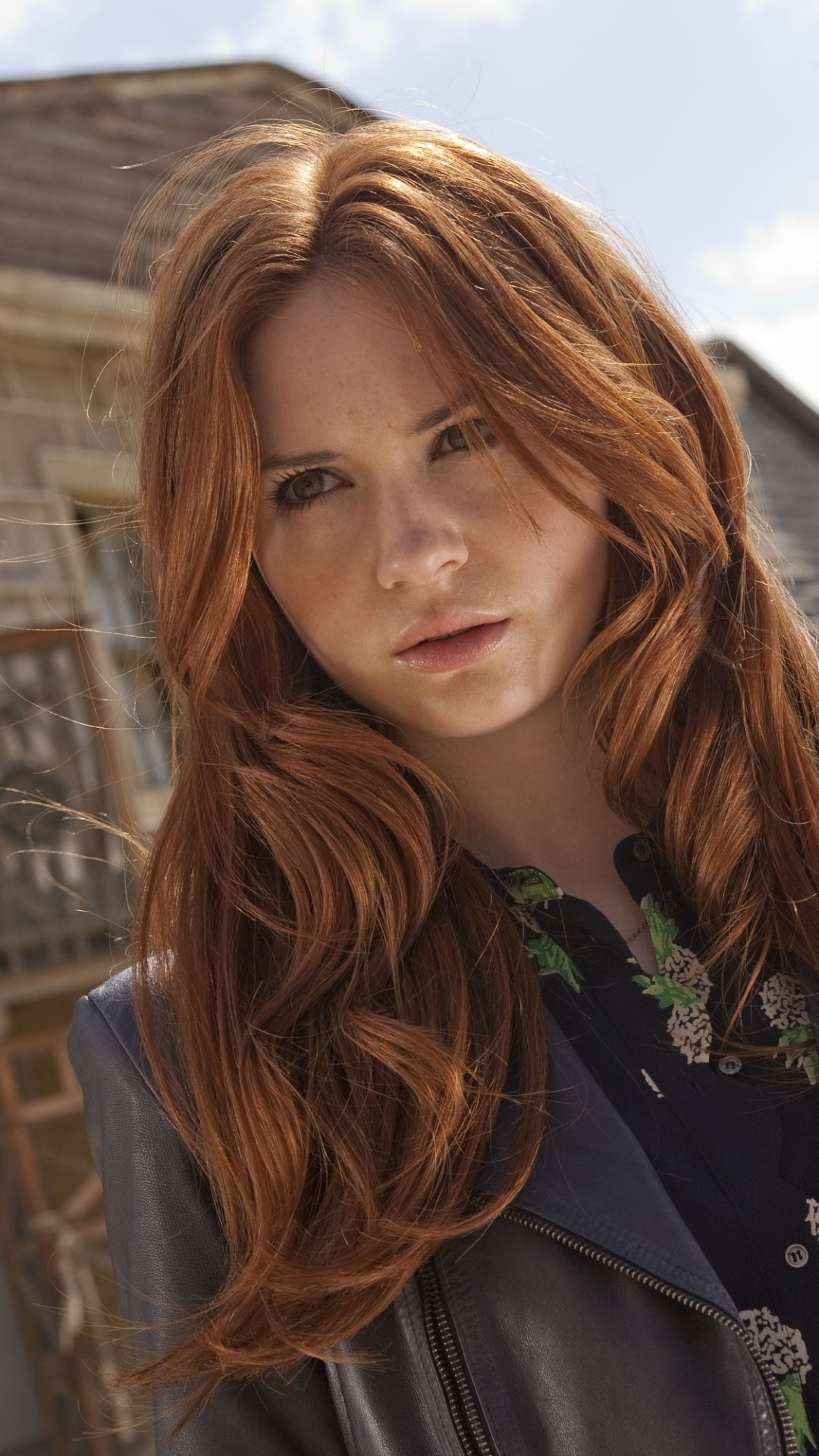 Download Scottish Actress Celebrity Karen Gillan Phone Wallpaper