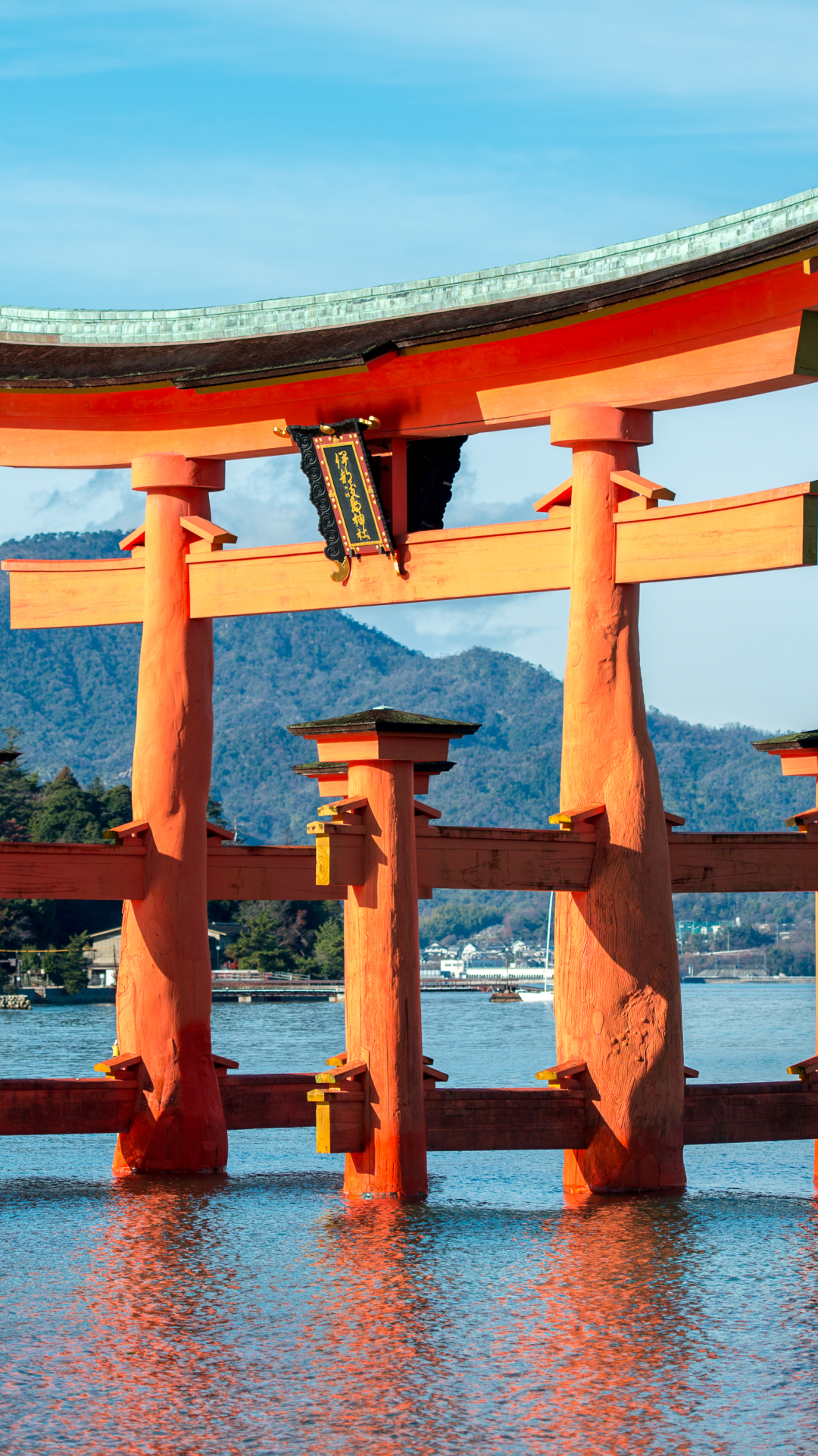 Torii,Itsukushima Shrine,Hatsukaichi,Hiroshima by Jordi Meuw