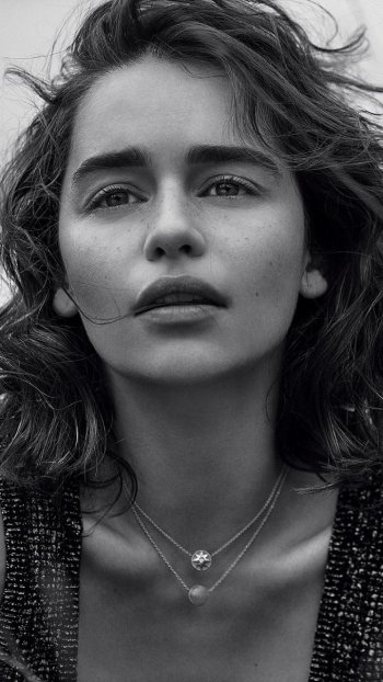 Celebrity Emilia Clarke Phone Wallpaper