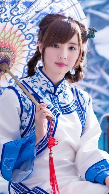 model asian Taiwanese traditional costume umbrella woman Yu Chen Zheng Phone Wallpaper