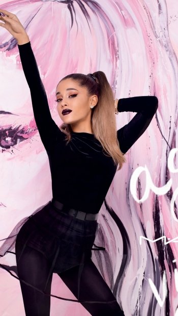  Ariana Grande Beautiful