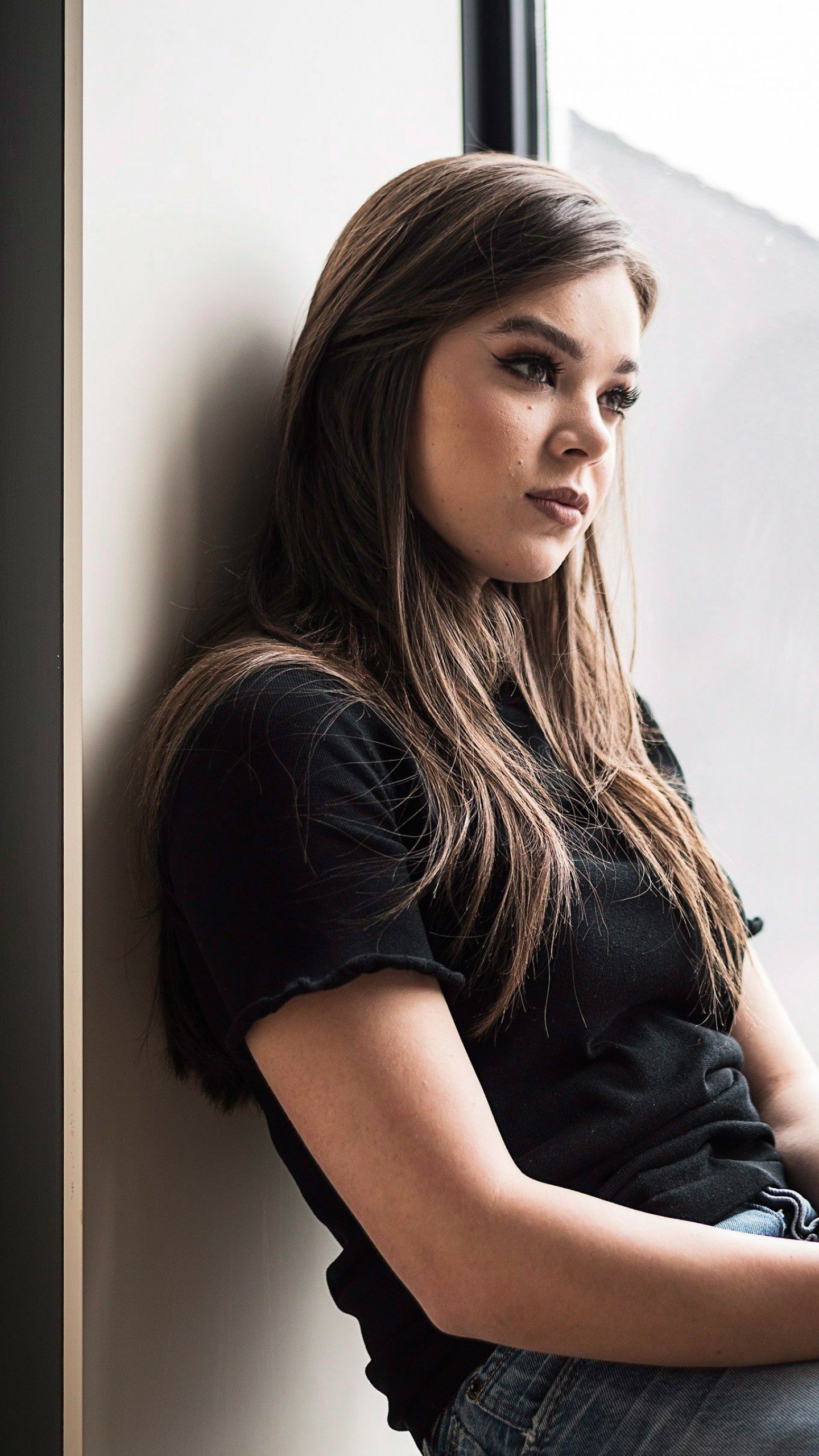 Download Long Hair Brown Eyes Brunette Singer Actress Celebrity Hailee Steinfeld Phone Wallpaper