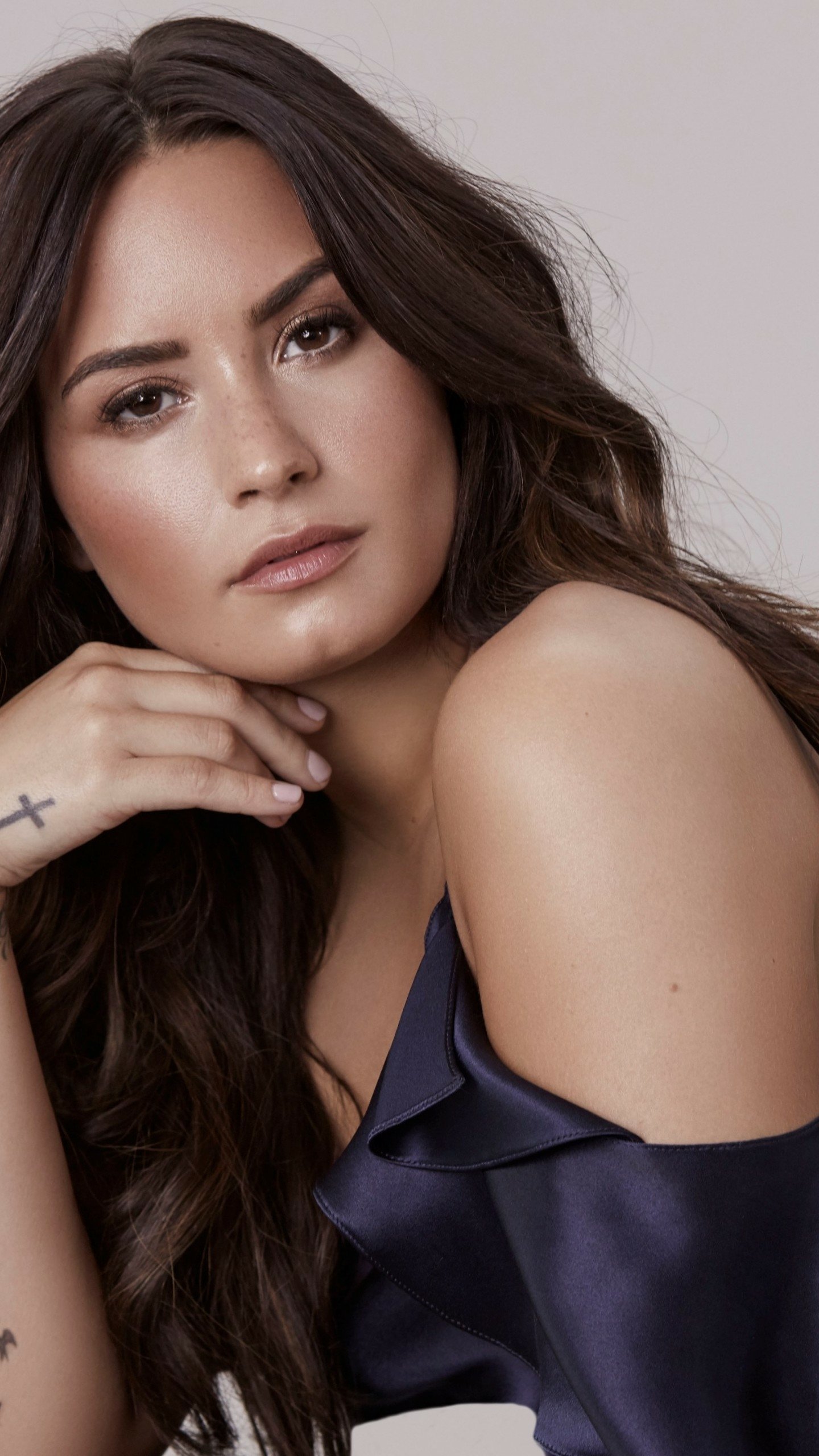 Download Tattoo Brown Eyes Long Hair Brunette Singer Music Demi Lovato Phone Wallpaper