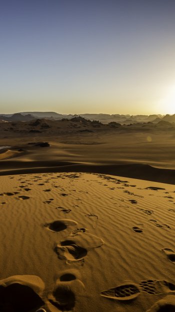  Tassili n'Ajjer Sunrise