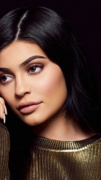 close-up face black hair brown eyes model Celebrity Kylie Jenner Phone Wallpaper