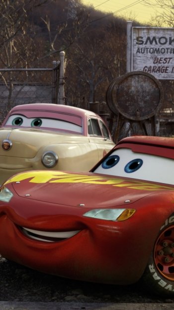 Lightning McQueen movie Cars 3 Phone Wallpaper