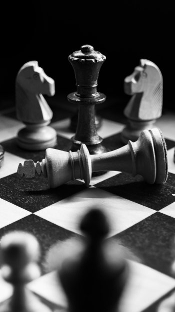monochrome Black & White man made chess Phone Wallpaper