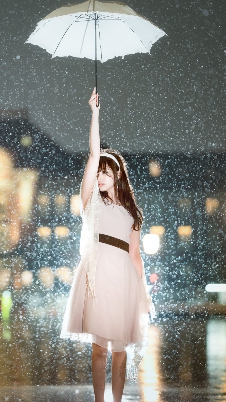 Download Brunette White Dress Umbrella Rain Depth Of Field Night Model Woman Asian Phone Wallpaper