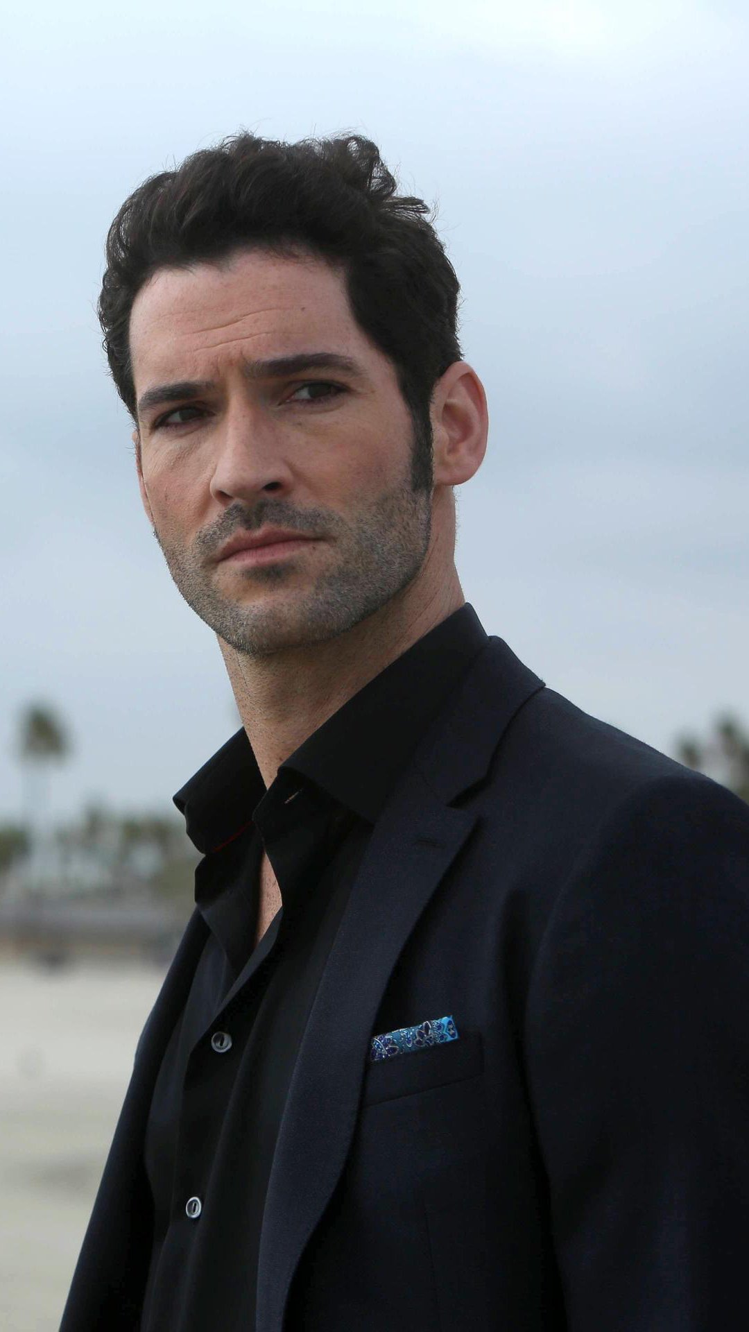 Download Tom Ellis TV Show Lucifer Phone Wallpaper