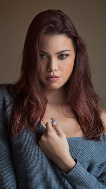 hazel eyes woman model Phone Wallpaper