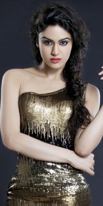 Celebrity Adah Sharma Phone Wallpaper