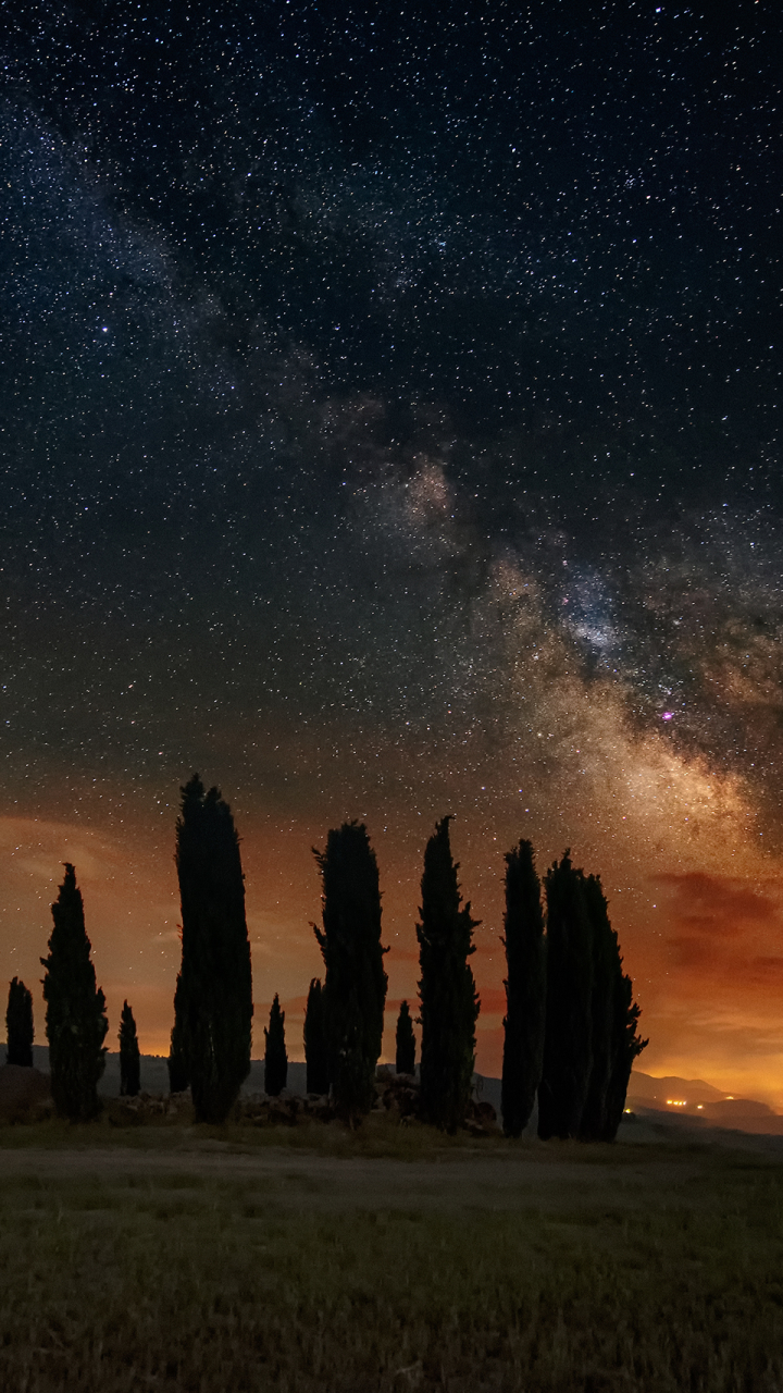Milky Way Phone Wallpaper by Luca Libralato