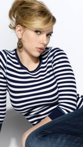  Scarlett Johansson pretty!
